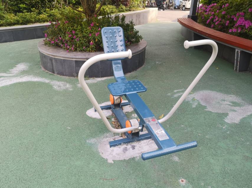 自重式划船器