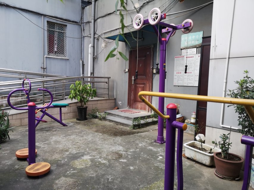 局后居委健身点