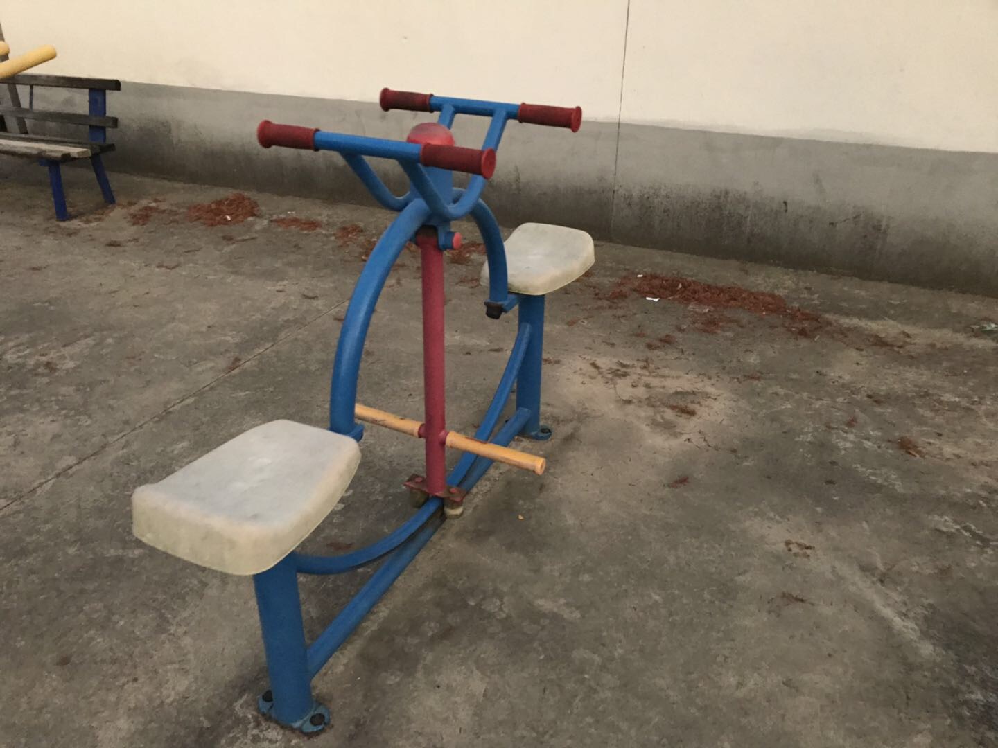 下肢锻炼器