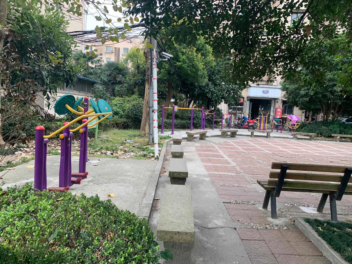 崮一小区健身点1