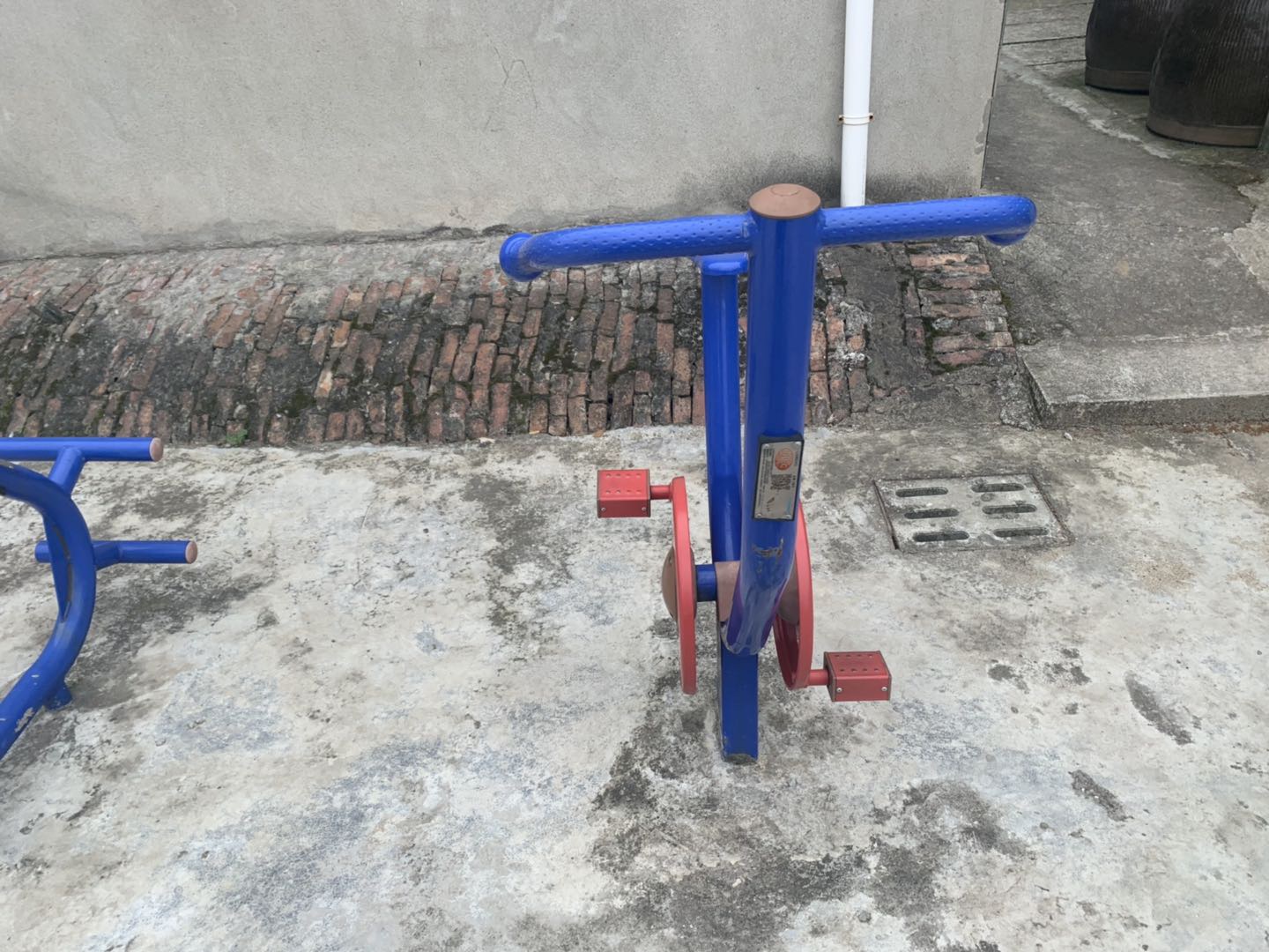 直立健身车