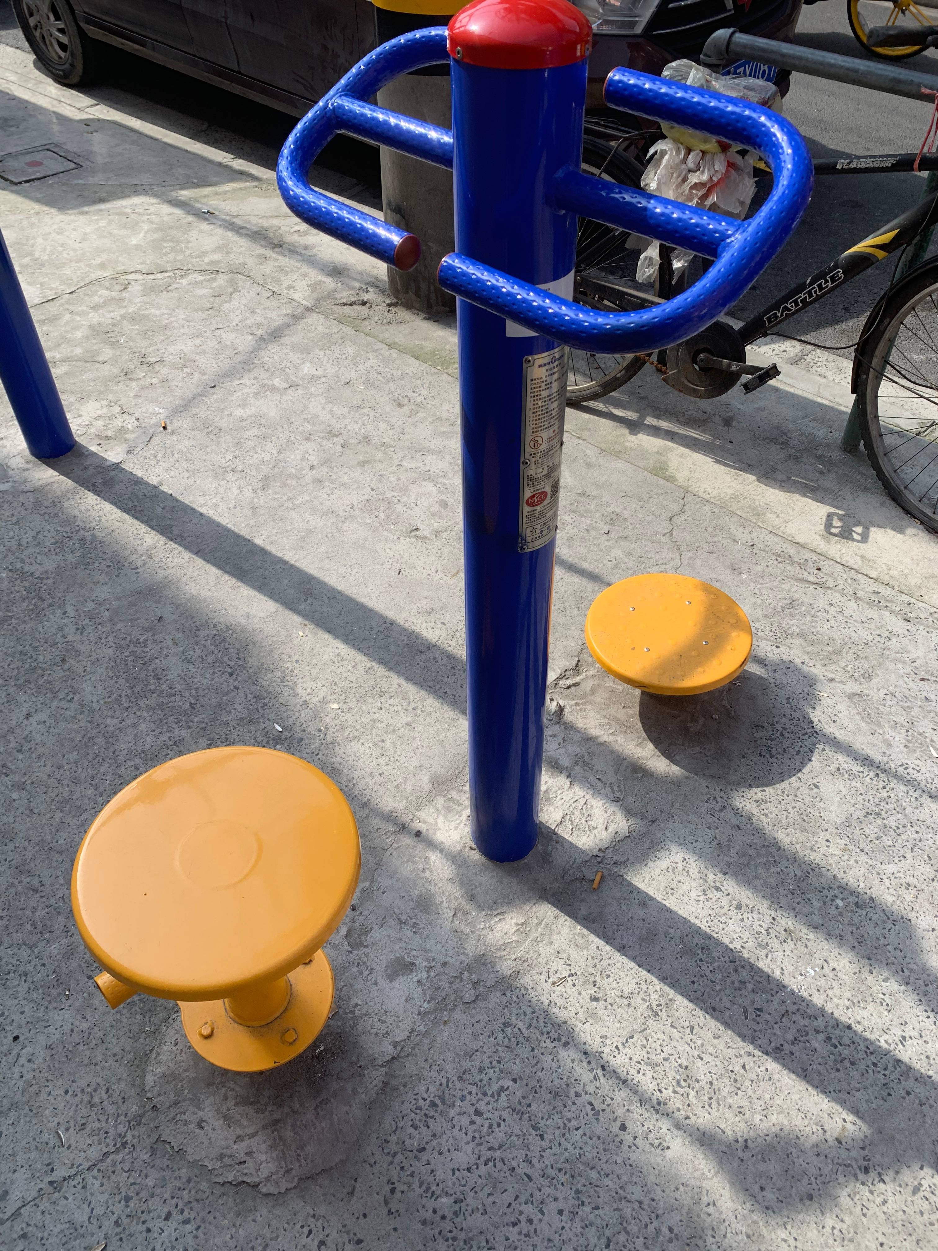 扭腰器