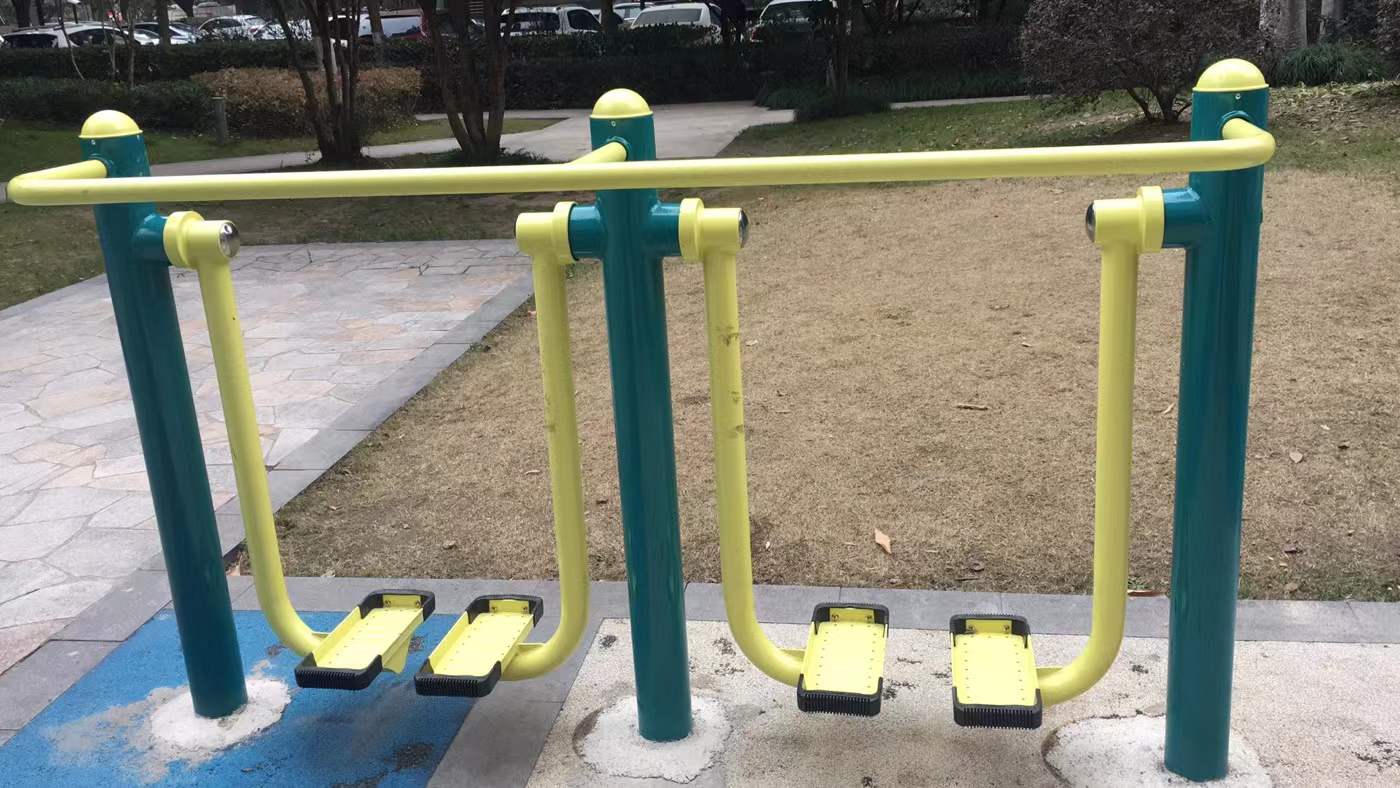 二位智能太空漫步机