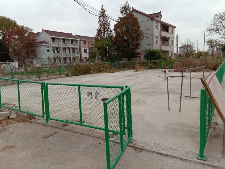 新东村门球场