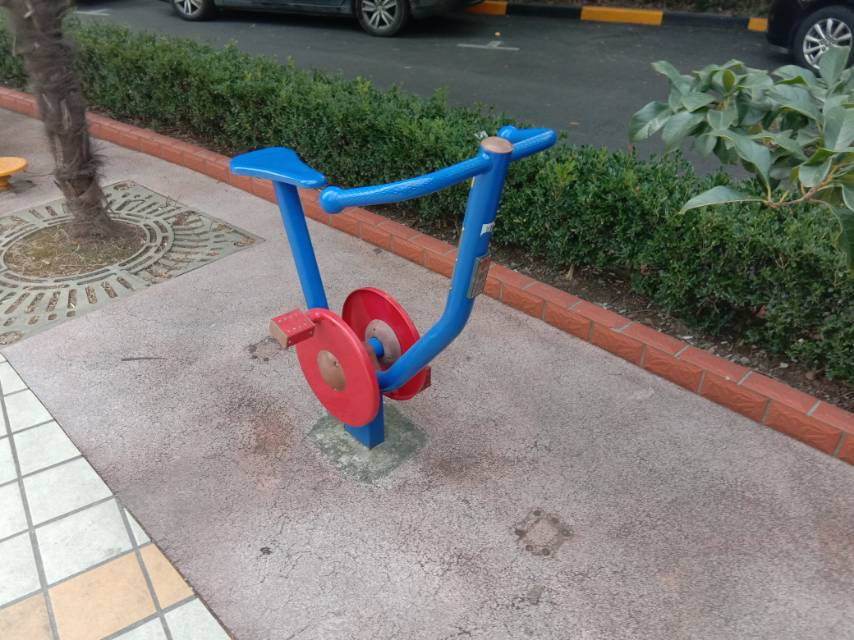 直立健身车