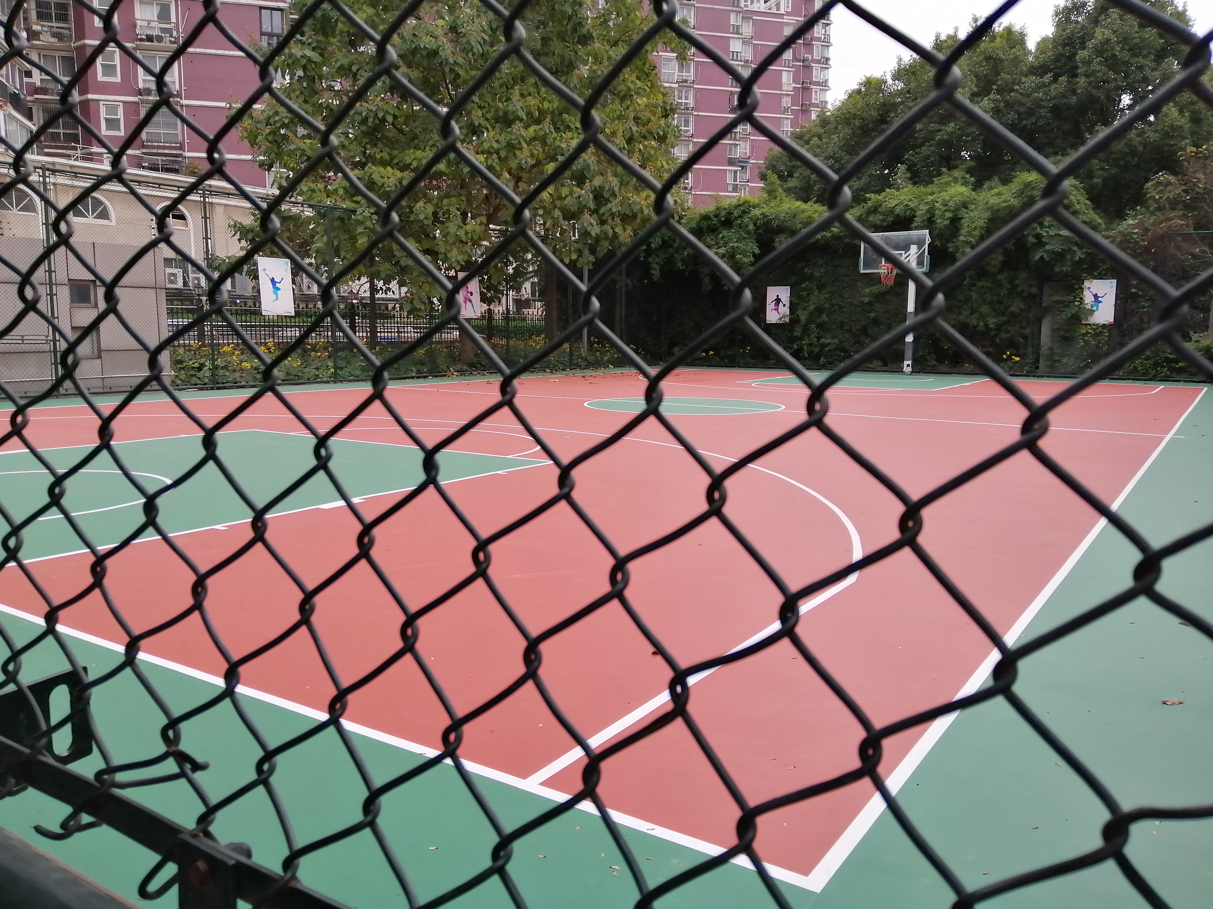 三河路社区篮球场