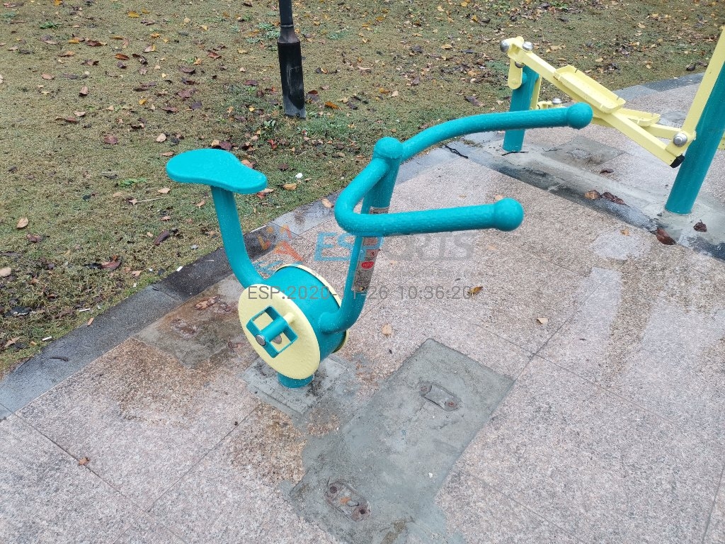 卧式健身车