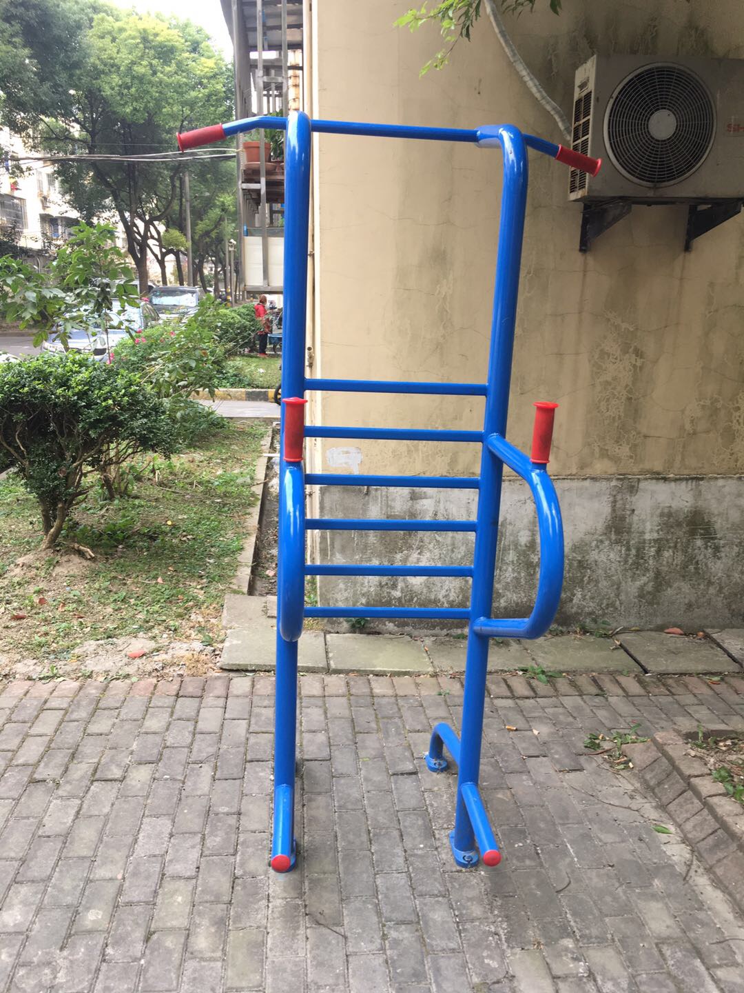 多功能训练器
