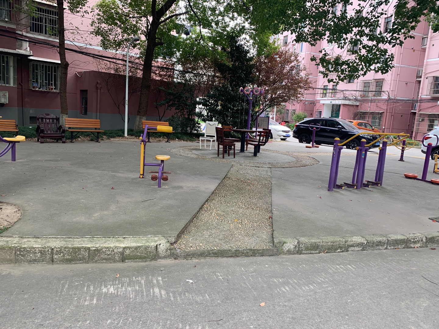 张杨北路588弄31号健身点