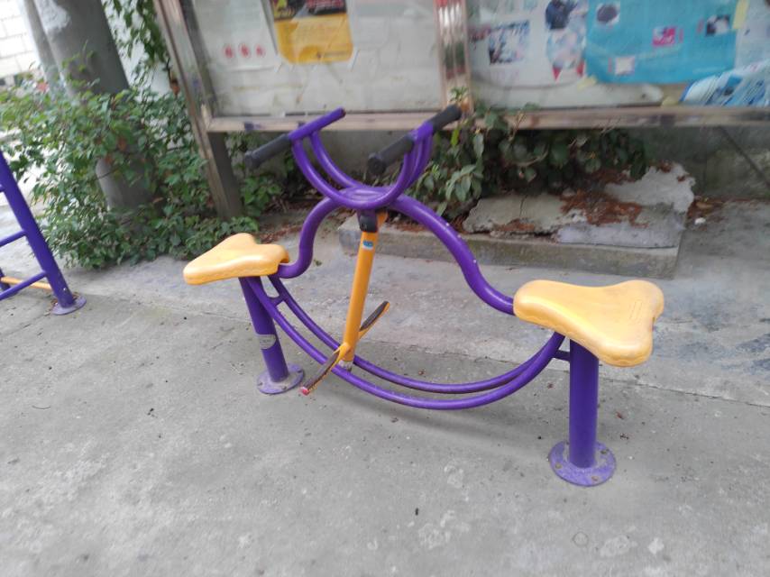 蹬腿器