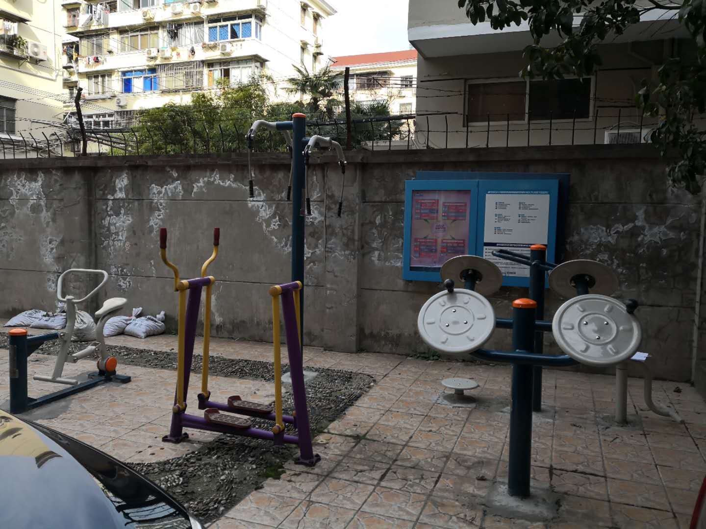 静安区芷江西路街道协和居委健身点（大统路1088弄）