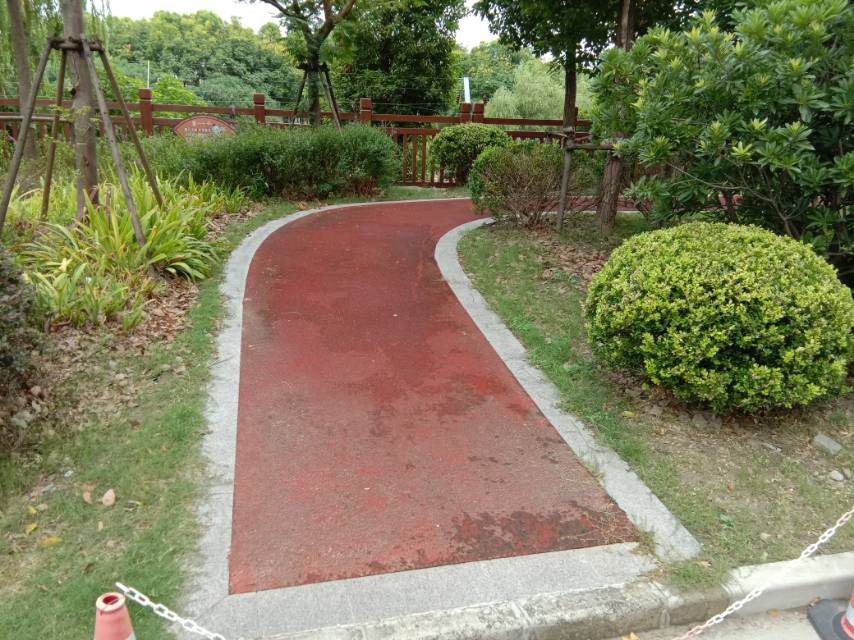 雅苑社区市民健身步道