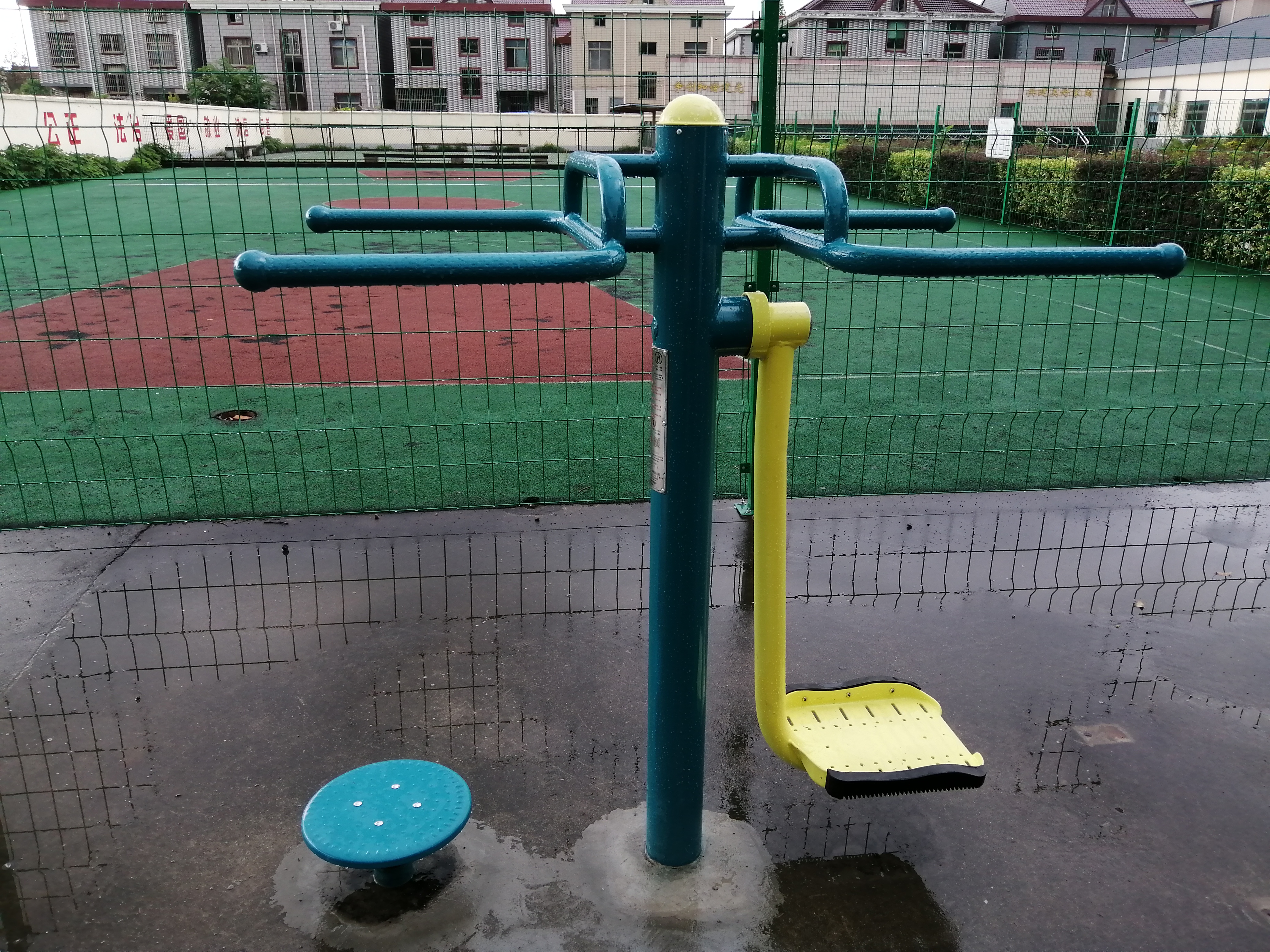 扭腰钟摆器