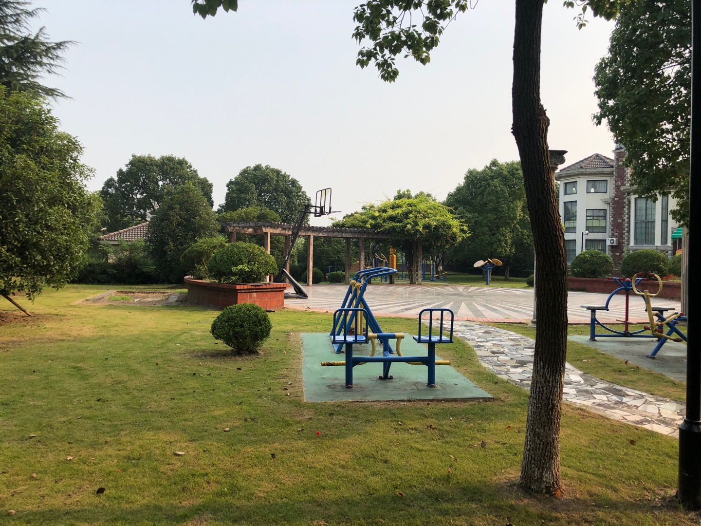 茜昆居委健身点