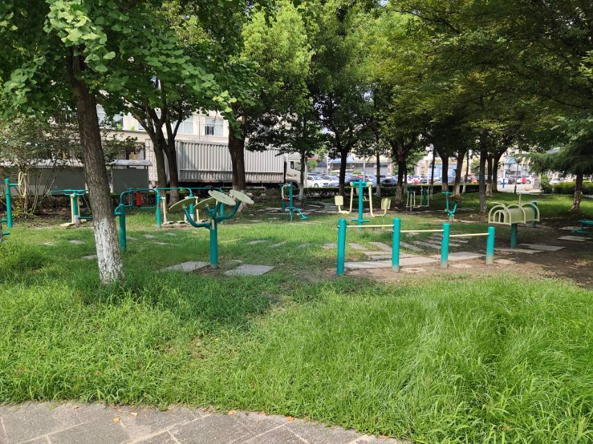 金葫芦居委会健身点