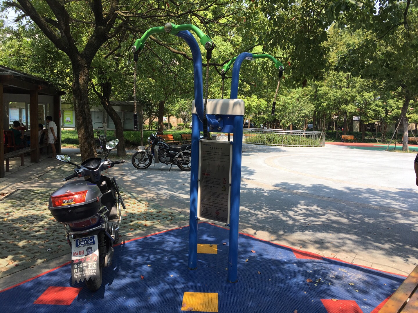 双立柱牵引器
