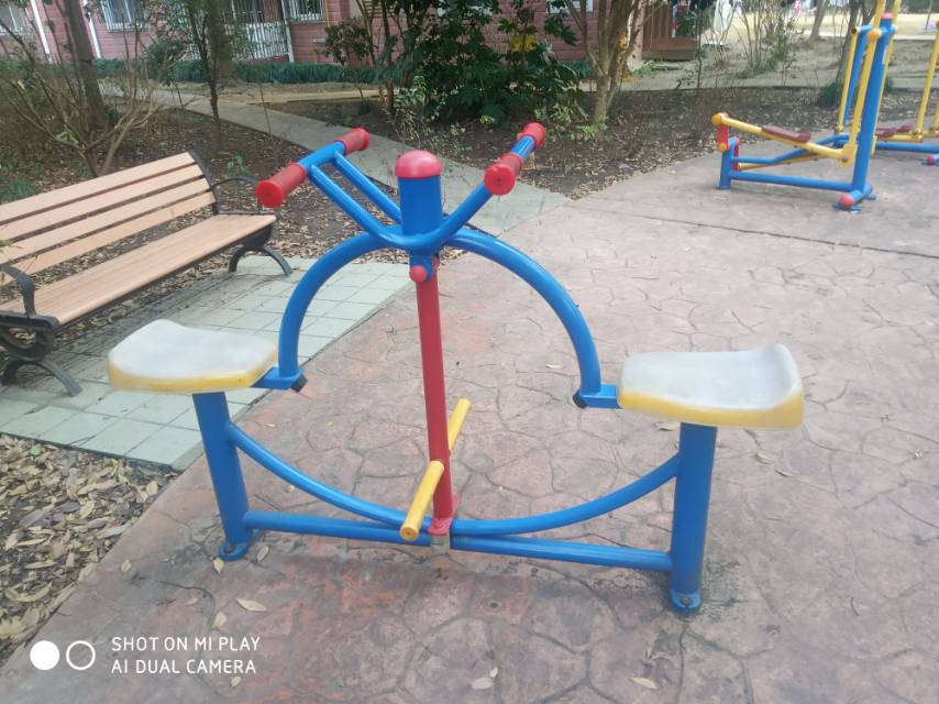 下肢训练器
