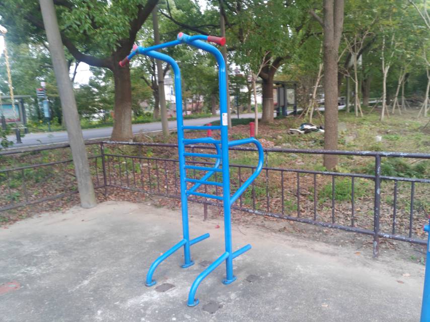 多功能训练器