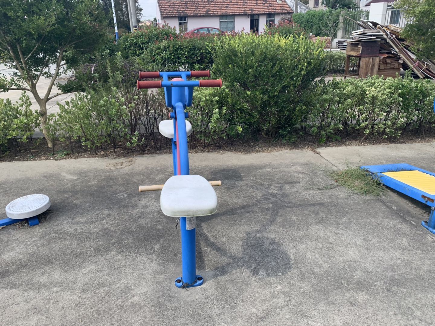下肢锻炼器
