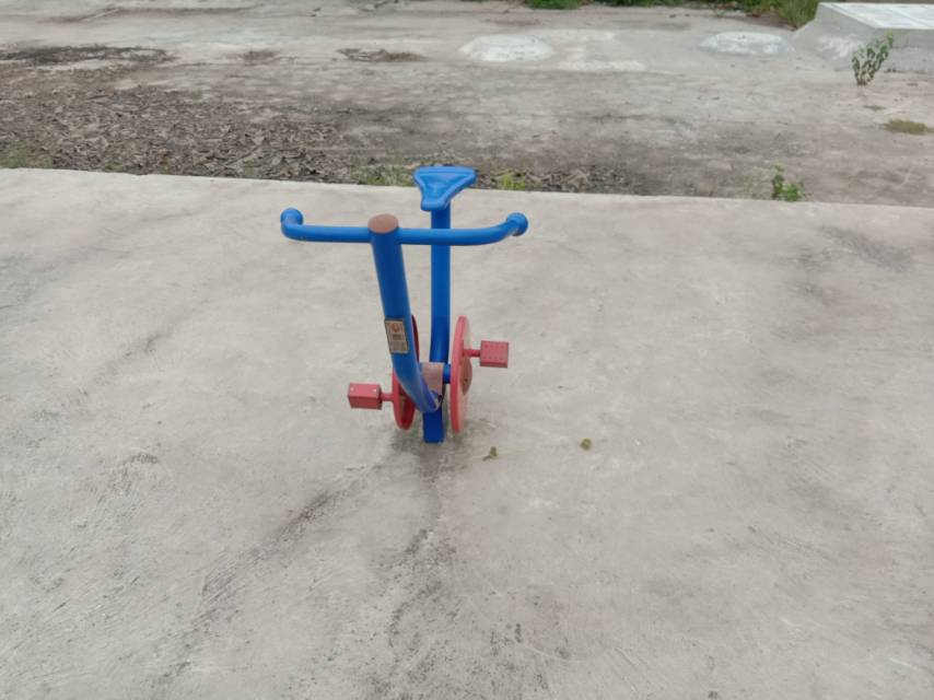 直立健身车