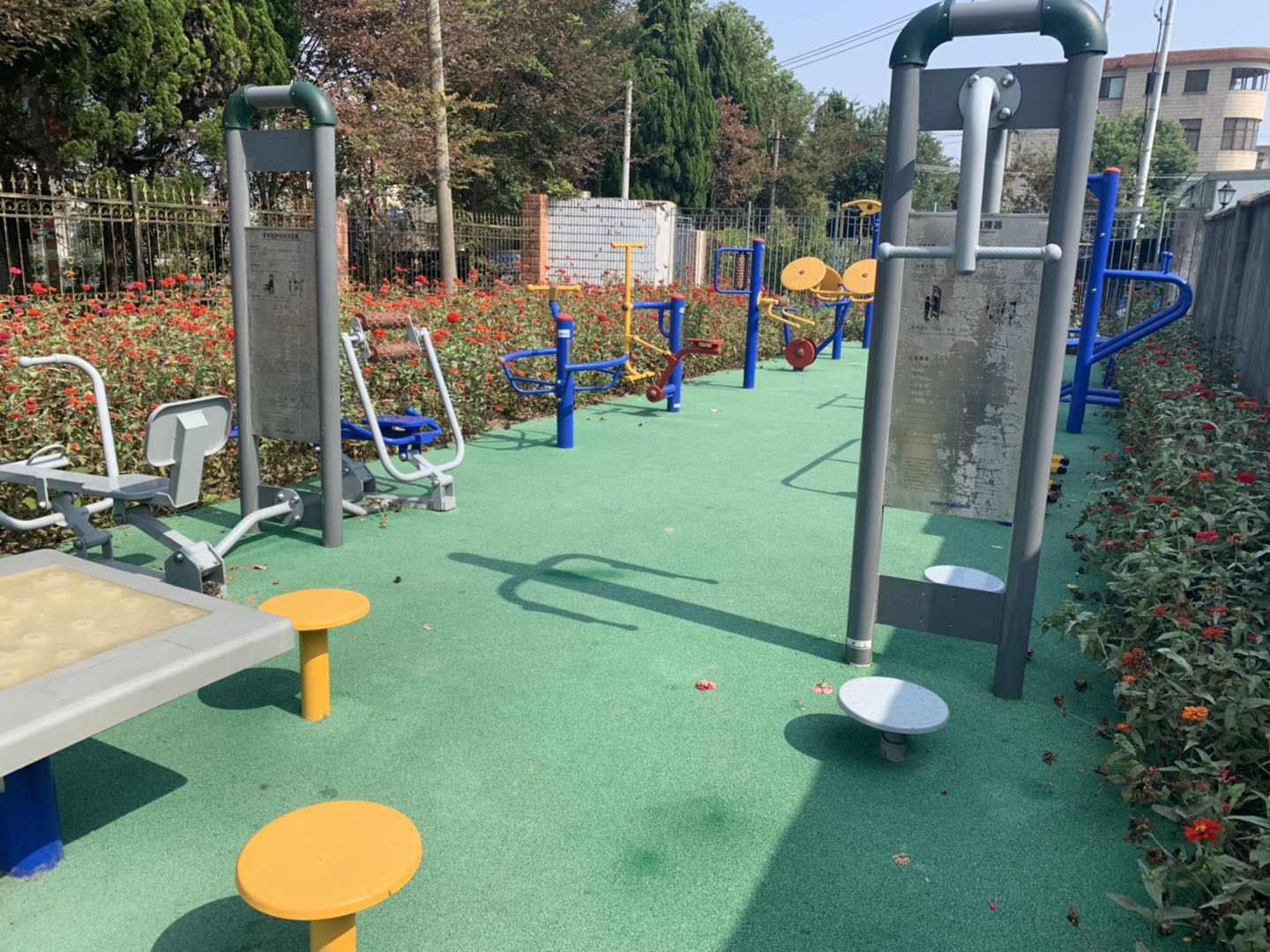 新洲村益智类健身点