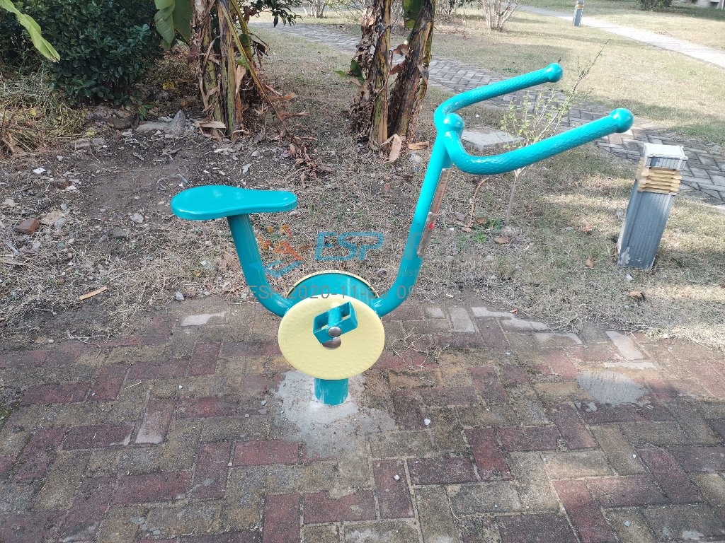卧式健身车