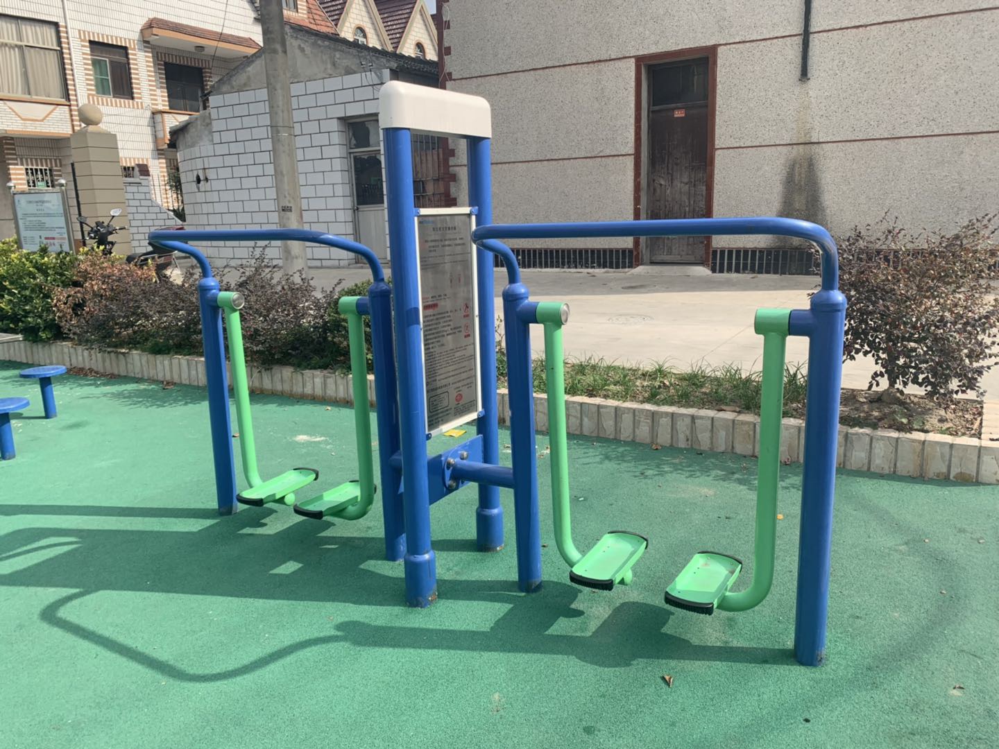 双立柱太空漫步器