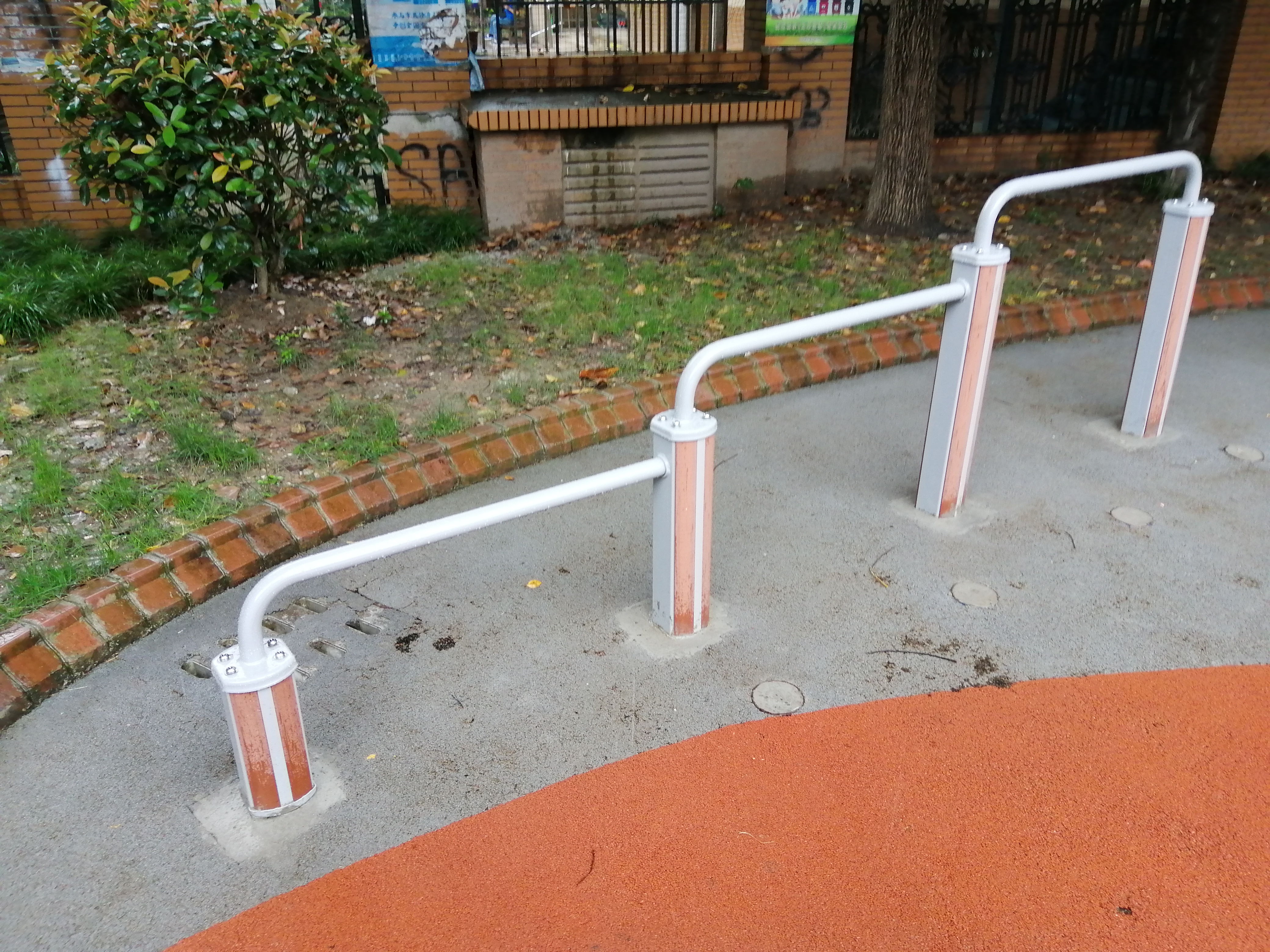 弹震压腿器