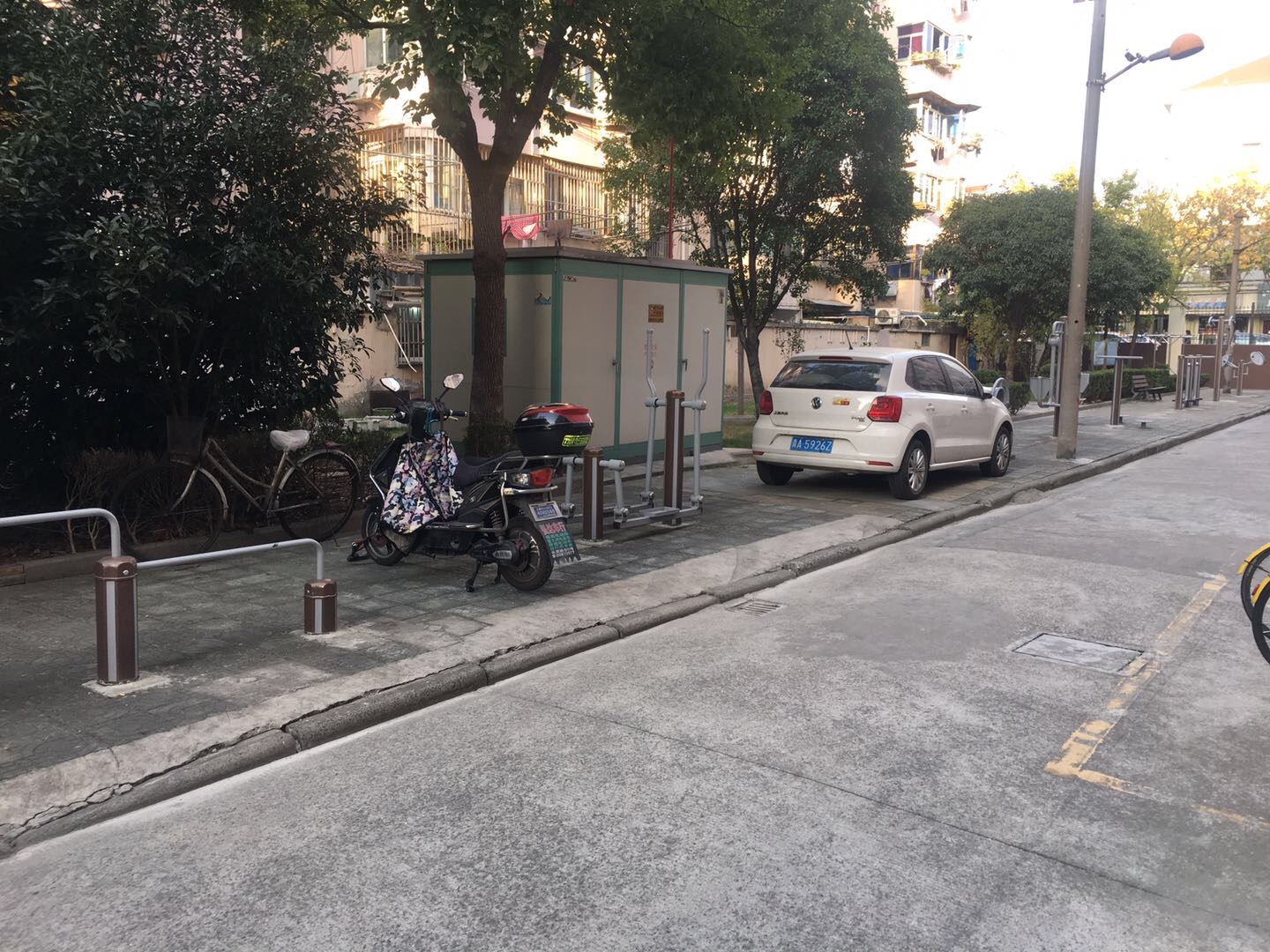 凌十居委健身点2