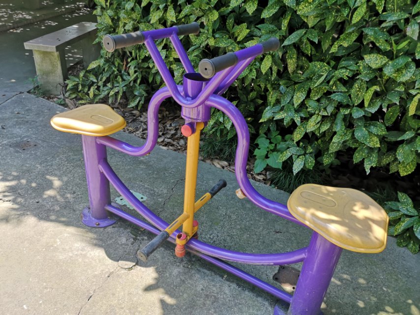 下肢训练器