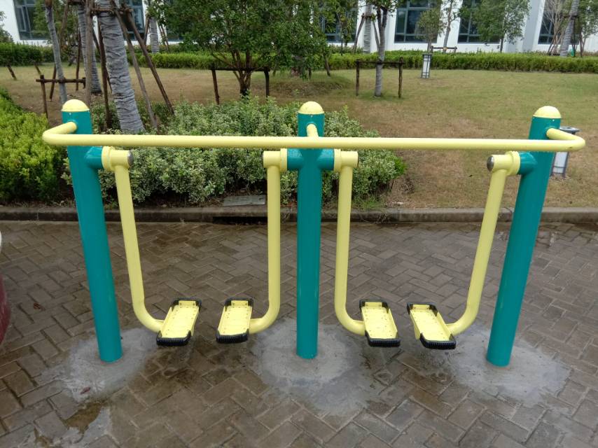双位太空漫步机