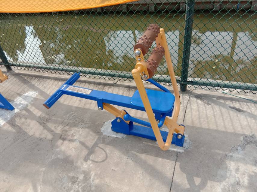 腹背屈伸训练器