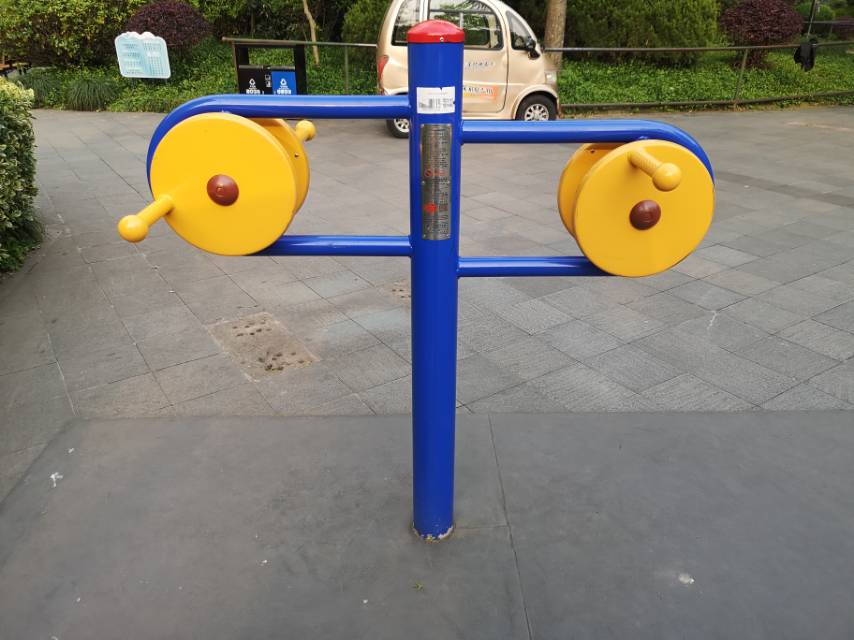 双位手摇健身车