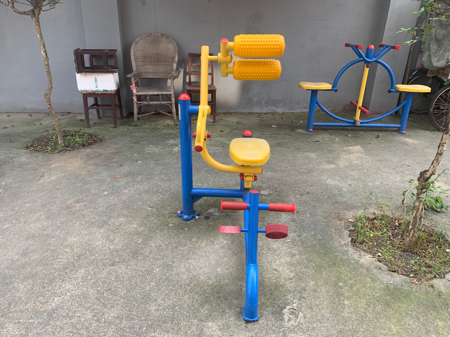 自重腹背锻炼器