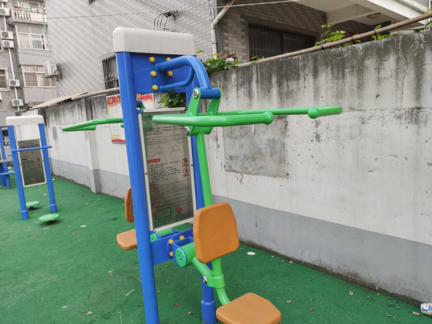 双立柱拉力训练器
