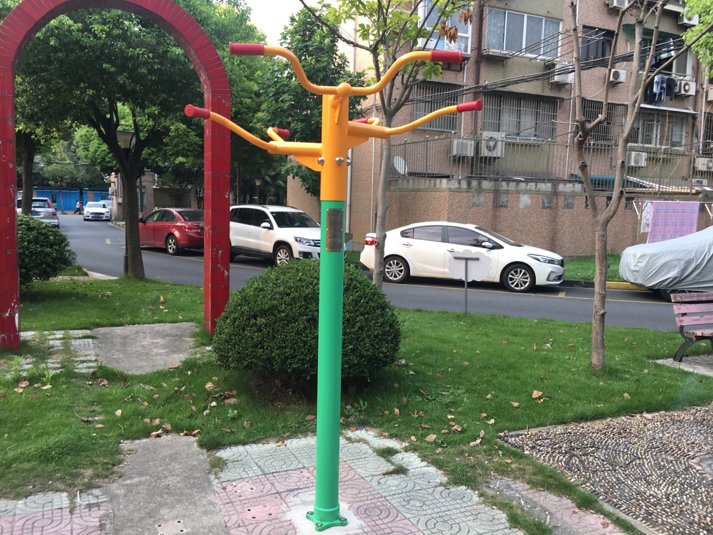 三位引体器