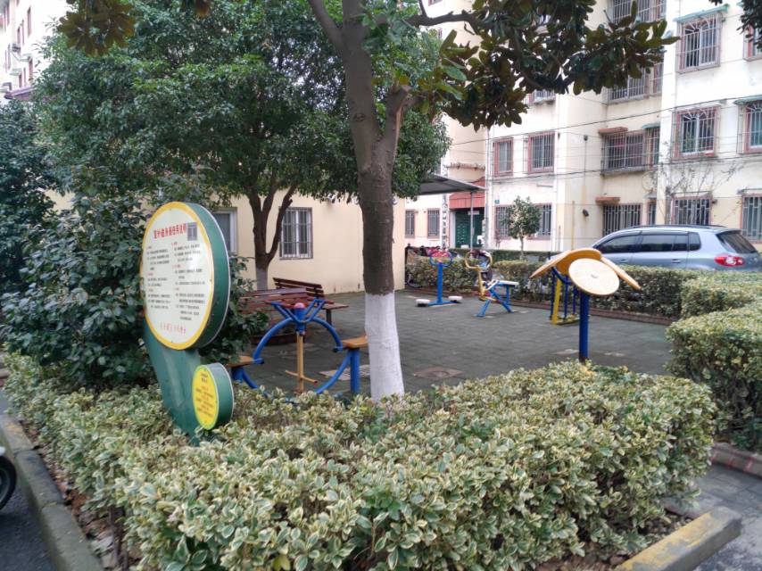 宝安公路3525弄马陆新村市民健身点