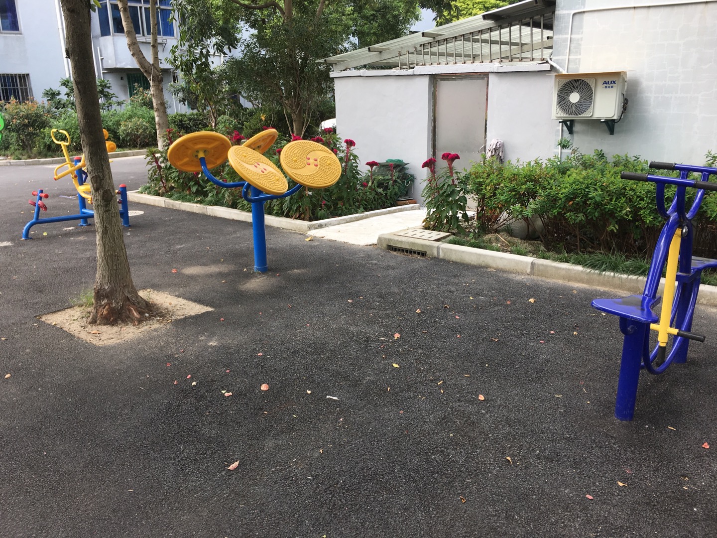五厍格林小区健身点
