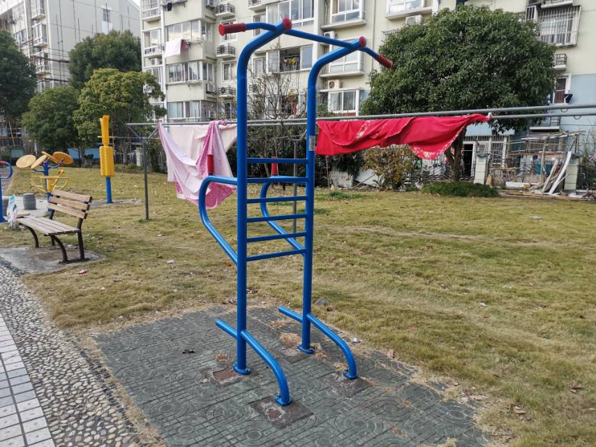 多功能训练器