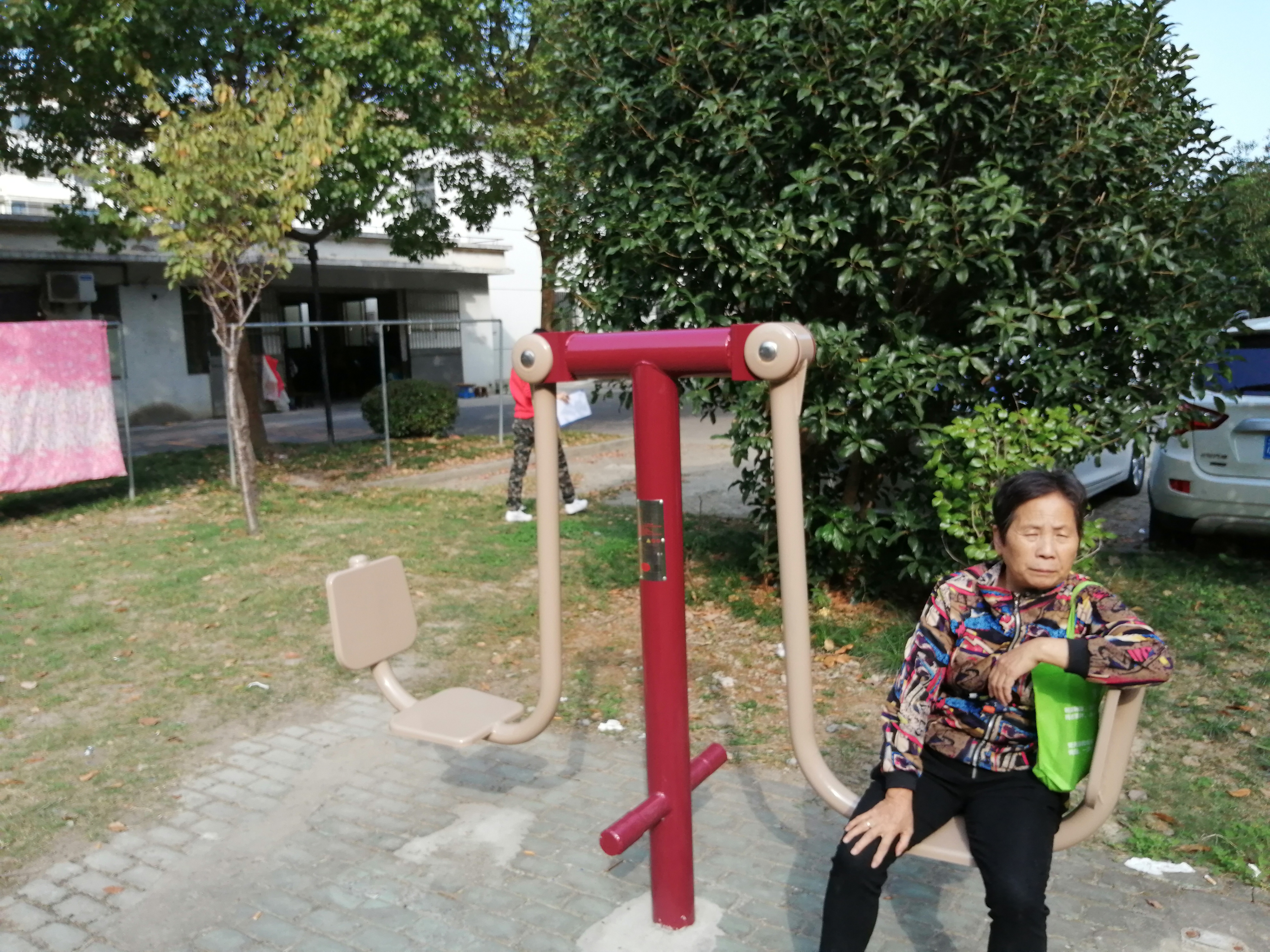 双人坐蹬器
