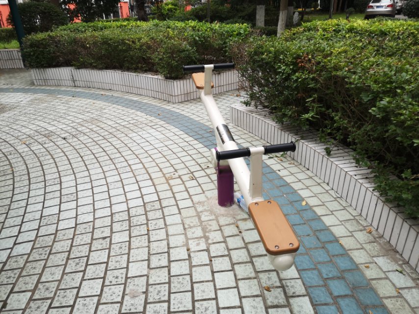 儿童跷跷板