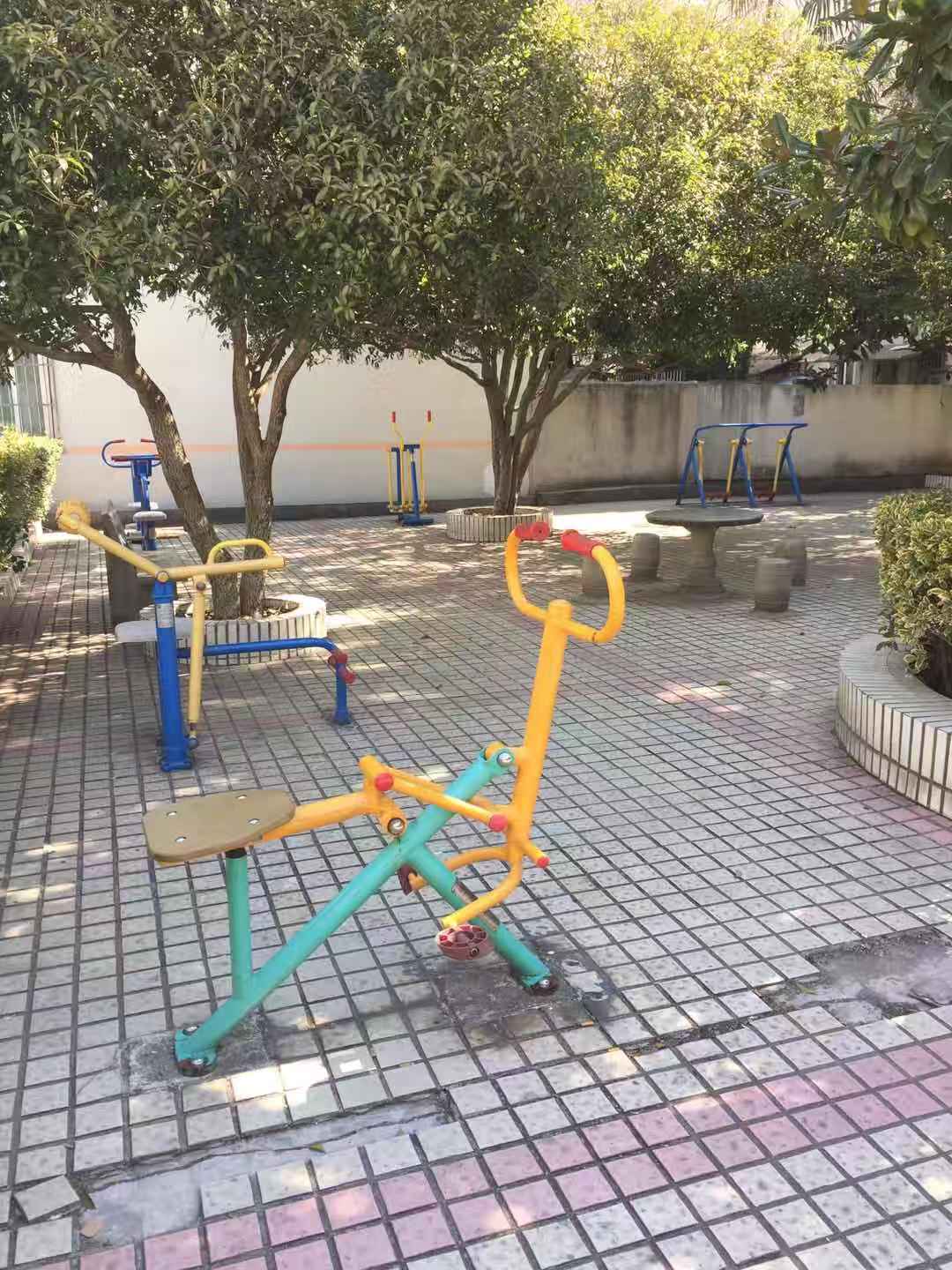 东安三村健身点