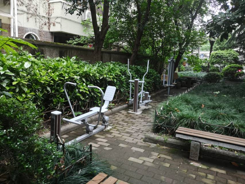 静安区南京西路街道华业居委健身点（南京西路1213弄）