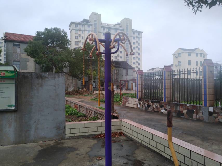 牵引器
