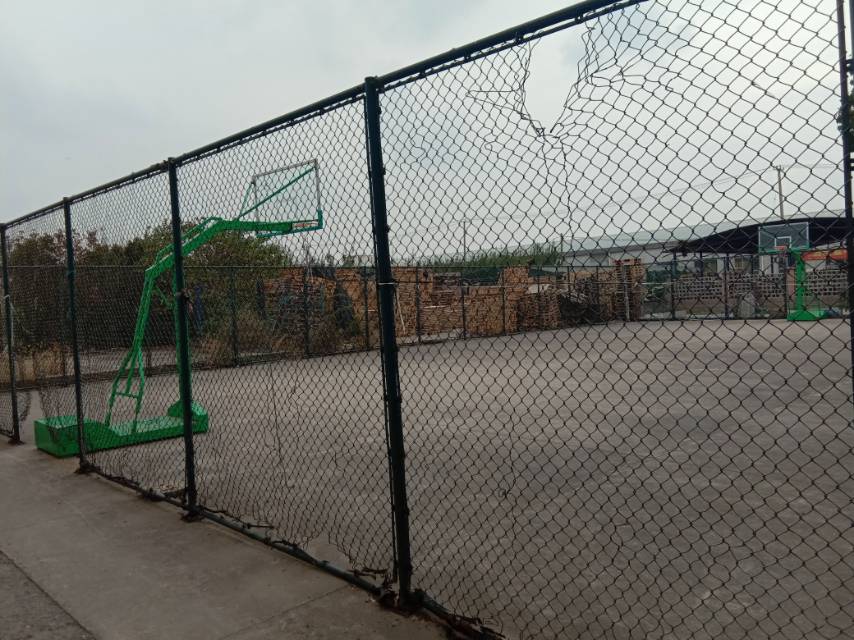 新生村陆家宅18号篮球场