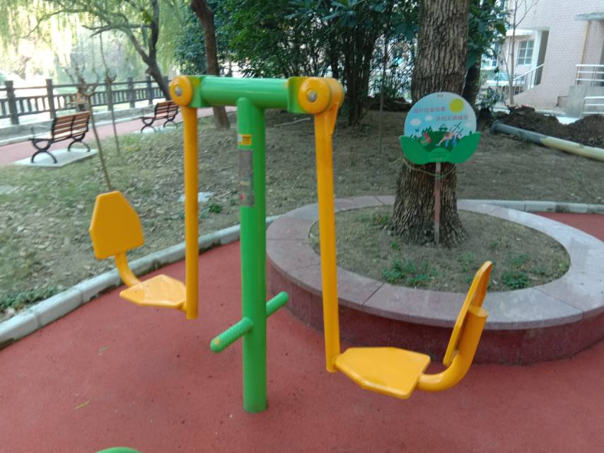 双位坐蹬训练器