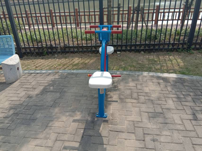 下肢锻炼器