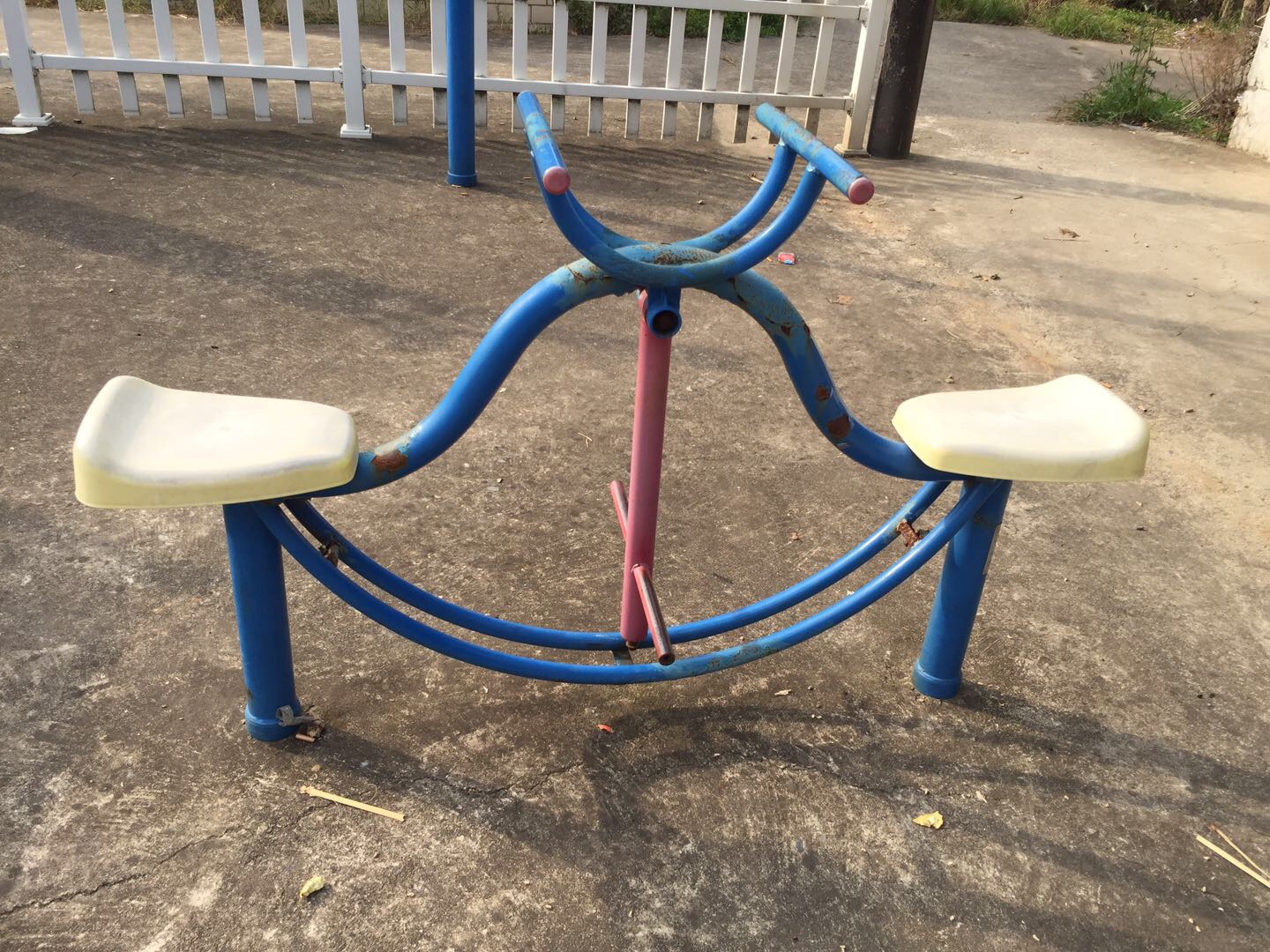 下肢锻炼器