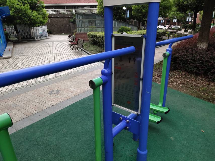 双立柱太空漫步器