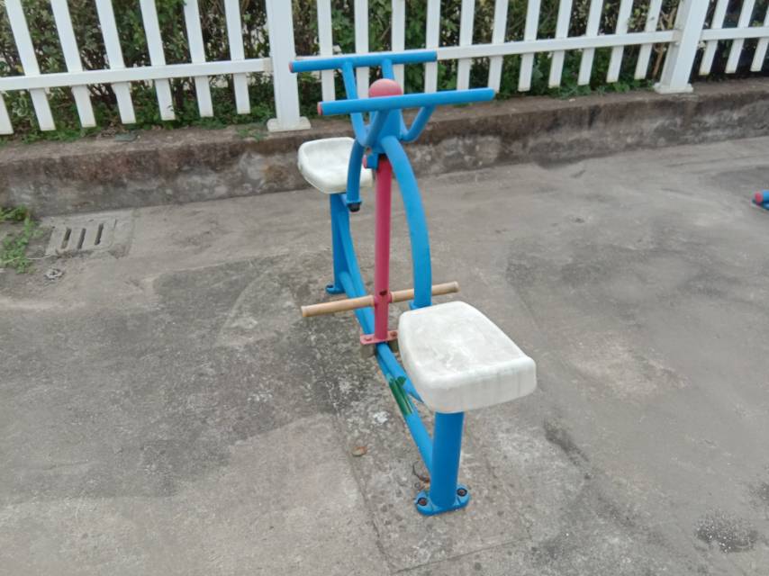 下肢锻炼器